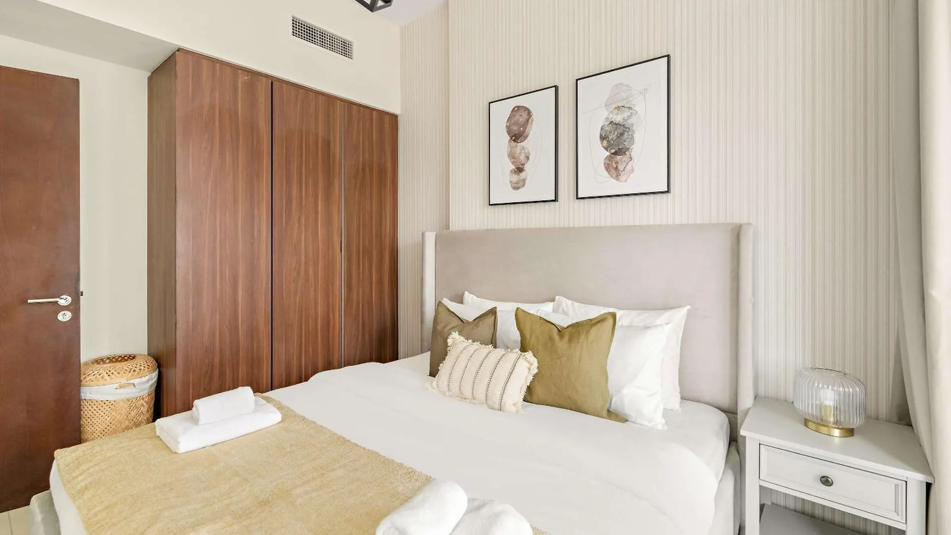 Silkhaus Stylish 1Bdr In Vera Tower Nearby Canal Dubai Apartment