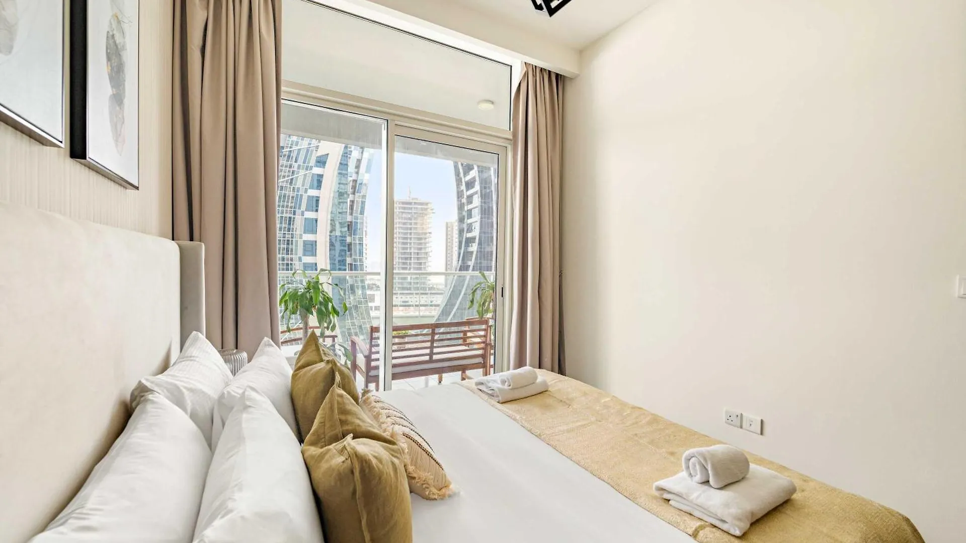 Apartment Silkhaus Stylish 1Bdr In Vera Tower Nearby Canal Dubai