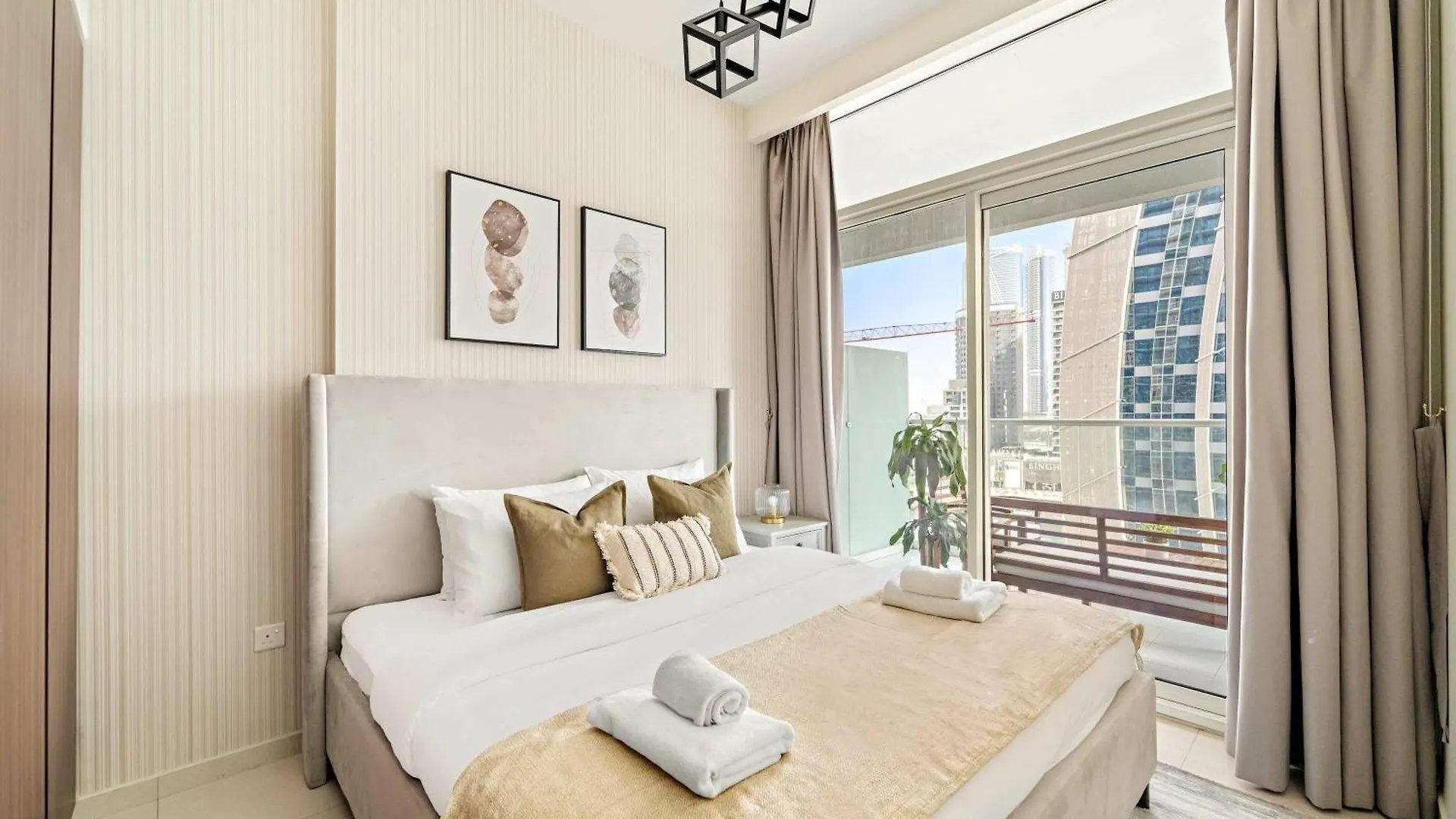Silkhaus Stylish 1Bdr In Vera Tower Nearby Canal Dubai Apartment